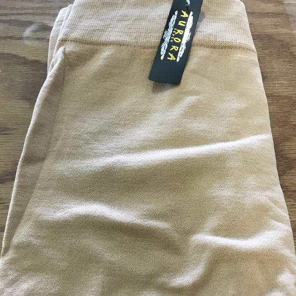 ✅PLUS✅Beige Leggings - Picture 2 of 3